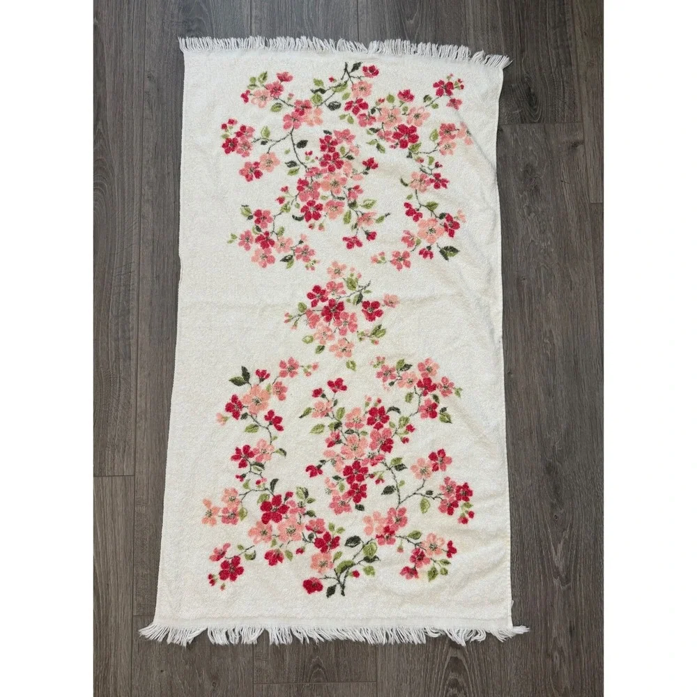 Vintage Cannon Pink Floral Bath Towel With Fringe Cottage Grannycore